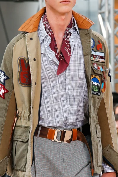 Look 54